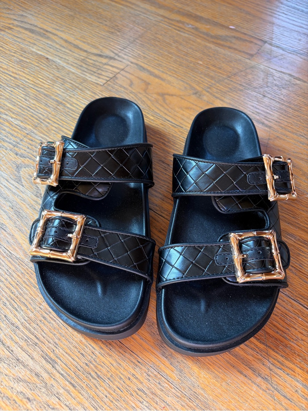 Cushionaire Women's Loft quilted slide sandals